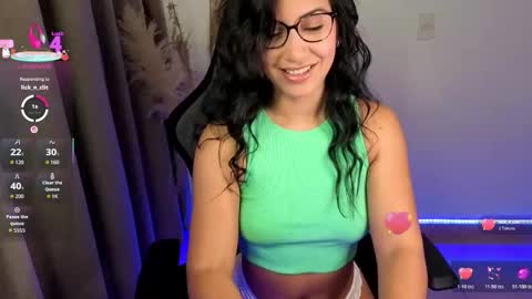 Snapshot of chloebum_ chatting on May 2026 11:06:01 AM Chloe online show from May 2026 11:06:01 AM