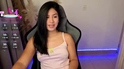 Snapshot of chloebum_ chatting on June 2026 11:02:01 AM Chloe online show from June 2026 11:02:01 AM
