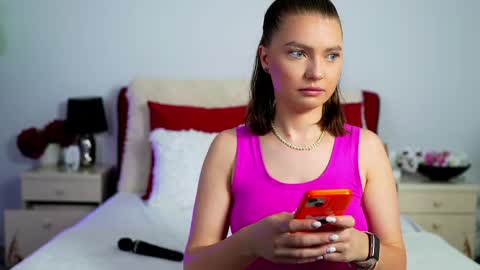 Snapshot of chloecheryy chatting on June 2026 06:16:01 AM Chloe online show from June 2026 06:16:01 AM