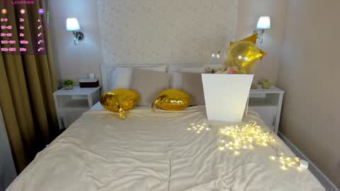 Snapshot of chloee_white chatting on December 2025 10:02:01 AM chloee white online show from December 2025 10:02:01 AM