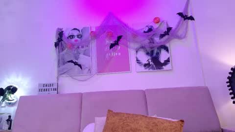 chloeferreira online show from October 2025 12:32:02 AM