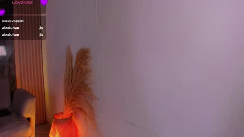 Snapshot of chloegils chatting on October 2025 12:45:02 PM chloegils online show from October 2025 12:45:02 PM