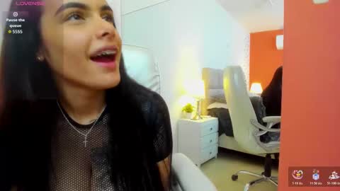  Chloe Harper  online show from November 2025 01:11:01 PM