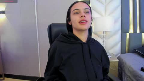  Chloe Harper  online show from April 2026 12:01:01 PM