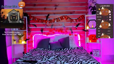 Chloe online show from October 2025 01:35:01 AM