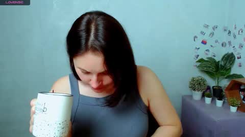 Chloe online show from December 2025 05:01:02 AM