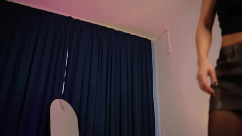 chloemin_ online show from November 2025 07:09:02 AM