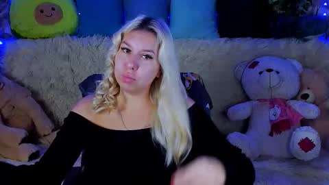 Snapshot of chloericci chatting on September 2025 07:09:02 AM ChloeRicci online show from September 2025 07:09:02 AM