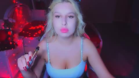 Snapshot of chloericci chatting on October 2025 10:37:02 AM ChloeRicci online show from October 2025 10:37:02 AM