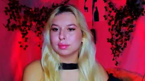 Snapshot of chloericci chatting on November 2025 10:59:01 AM ChloeRicci online show from November 2025 10:59:01 AM