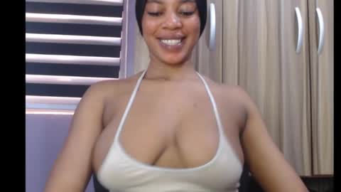 Snapshot of choco_chocox chatting on January 2025 10:03:01 AM ESTHER online show from January 2025 10:03:01 AM