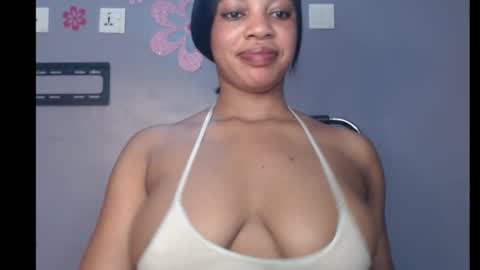 Snapshot of choco_chocox chatting on January 2025 08:43:01 AM ESTHER online show from January 2025 08:43:01 AM