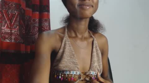 Snapshot of choco_petitqueen chatting on December 2024 07:17:01 AM choco_petitqueen online show from December 2024 07:17:01 AM