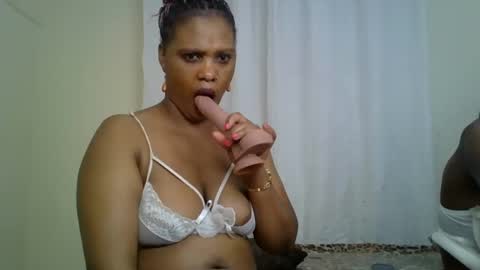 Snapshot of choco_violet chatting on February 2025 08:10:02 PM VIOLET online show from February 2025 08:10:02 PM