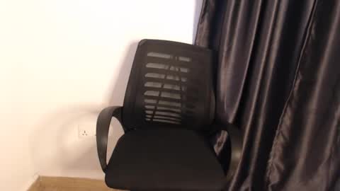 zi online show from October 2025 03:21:02 PM