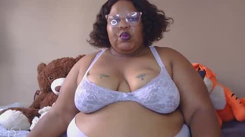 Snapshot of chocolovebbw1986 chatting on September 2025 07:08:01 AM XSEXYBBW69 online show from September 2025 07:08:01 AM