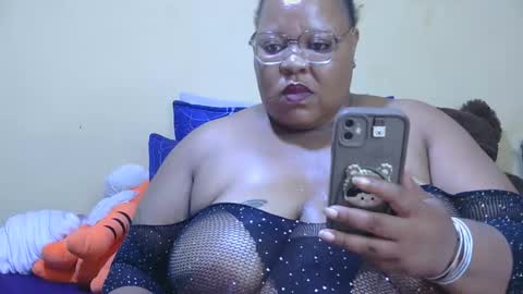 Snapshot of chocolovebbw1986 chatting on November 2025 07:00:02 AM XSEXYBBW69 online show from November 2025 07:00:02 AM
