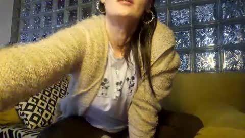 Snapshot of chocomon chatting on November 2025 01:55:01 PM Happy flower online show from November 2025 01:55:01 PM