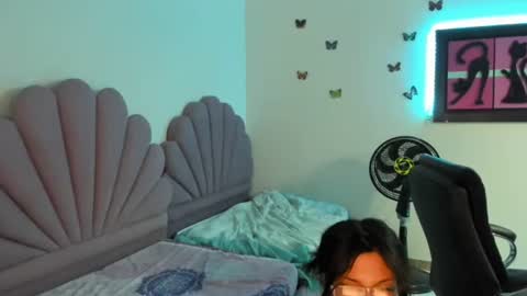 Christal Gil online show from January 2025 10:30:02 PM