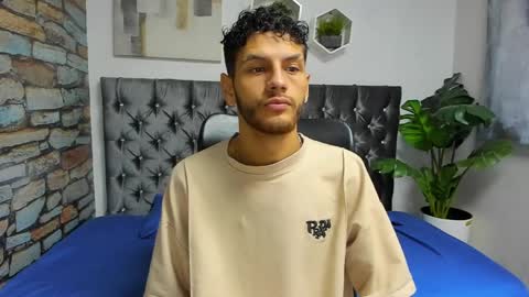 chris_grey2 online show from June 2026 04:44:01 PM