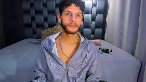 chris_grey2 online show from June 2026 12:25:01 PM