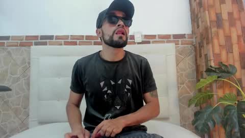 chris_kizz online show from December 2024 11:08:02 AM