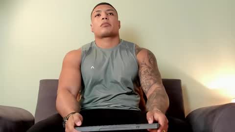 Chriz online show from February 2025 08:05:01 PM