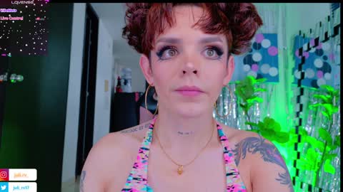 Snapshot of chris_parker01 chatting on January 2025 04:11:02 PM juli Instagram july rv17 - Twitter juli rv17 online show from January 2025 04:11:02 PM