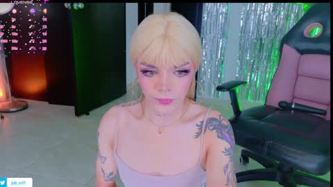 Snapshot of chris_parker01 chatting on January 2025 12:29:02 PM juli Instagram july rv17 - Twitter juli rv17 online show from January 2025 12:29:02 PM