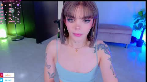 Snapshot of chris_parker01 chatting on March 2025 12:28:01 PM juli Instagram july rv17 - Twitter juli rv17 online show from March 2025 12:28:01 PM