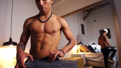 Snapshot of chris_weell chatting on January 2025 08:43:02 PM Chris Weell online show from January 2025 08:43:02 PM