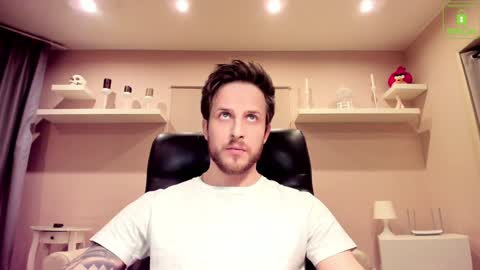 Snapshot of chriscarrey chatting on January 2025 11:40:02 PM Chris online show from January 2025 11:40:02 PM