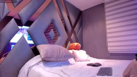 chrismorgan24 online show from November 2025 10:30:01 PM