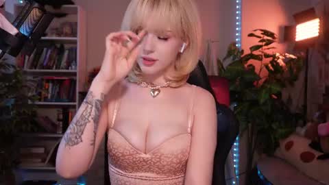 chriss_foxx online show from July 2026 03:34:02 PM
