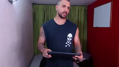 chriss_james online show from November 2025 11:37:02 PM