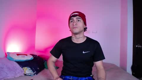 Snapshot of chriss_wg_ chatting on October 2025 11:25:02 PM Christian Wang online show from October 2025 11:25:02 PM