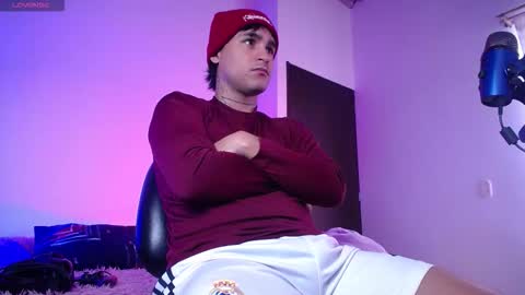 Snapshot of chriss_wg_ chatting on October 2025 06:45:02 PM Christian Wang online show from October 2025 06:45:02 PM