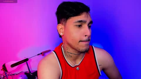 Snapshot of chriss_wg_ chatting on November 2025 11:24:01 AM Christian Wang online show from November 2025 11:24:01 AM