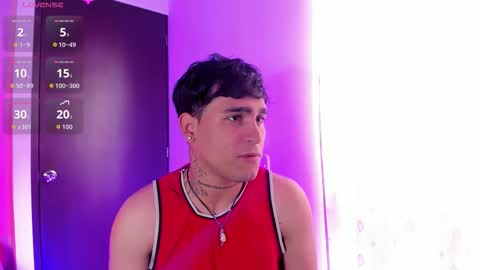 Snapshot of chriss_wg_ chatting on February 2026 06:39:01 PM Christian Wang online show from February 2026 06:39:01 PM