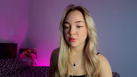 ChrissBerryy online show from March 2026 03:33:01 AM