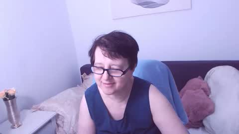 Christa online show from November 2025 12:57:02 AM