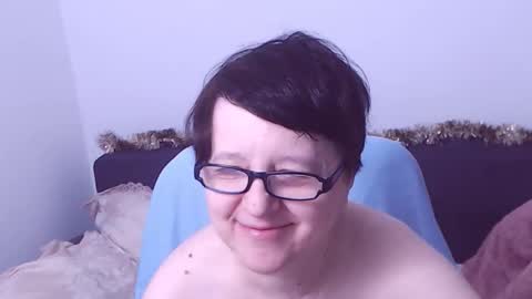 Christa online show from December 2025 02:22:02 PM