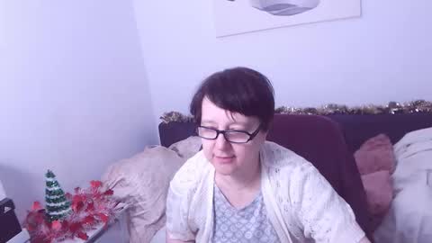 Christa online show from December 2025 07:54:02 PM