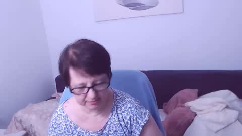 Christa online show from February 2026 12:30:02 AM