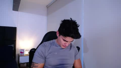 Snapshot of christianvalenzia chatting on January 2025 01:03:01 PM Christian online show from January 2025 01:03:01 PM