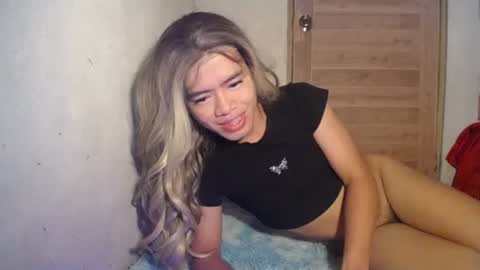 Snapshot of christinakissxxx chatting on November 2025 11:17:01 PM Your Mistresssissy Christinaaa online show from November 2025 11:17:01 PM