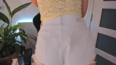 Snapshot of christine_cardo chatting on November 2025 10:32:01 PM Christine Cardo online show from November 2025 10:32:01 PM