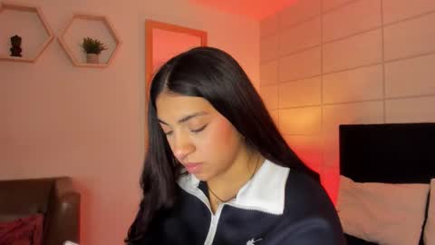 Snapshot of christine_harper chatting on November 2025 12:06:02 PM Christine online show from November 2025 12:06:02 PM