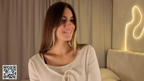 Ellie online show from December 2025 05:08:02 PM