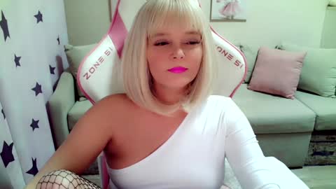 Snapshot of christirose chatting on February 2025 08:09:02 AM Christi online show from February 2025 08:09:02 AM